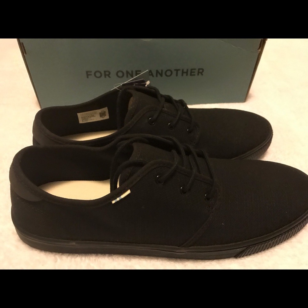 Toms Carlo Black/Black Heritage Canvas. Size 11